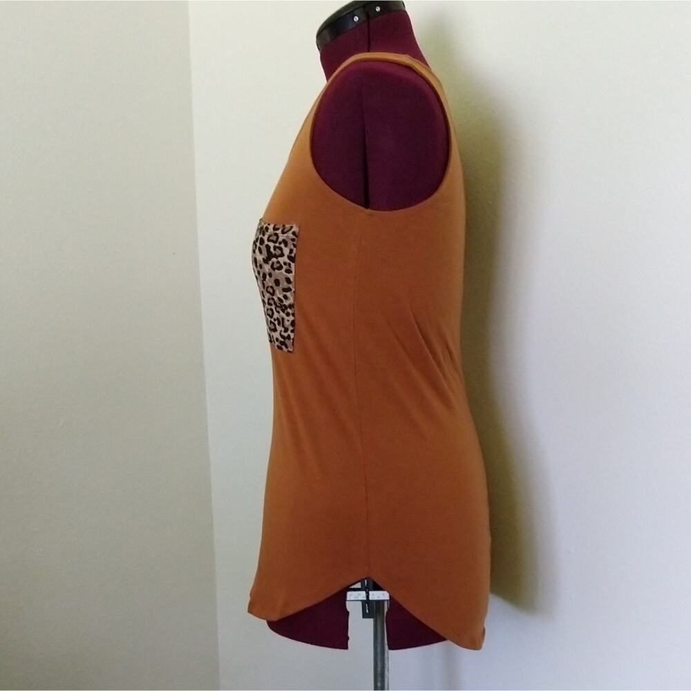 Medium Zenana Leopard Print Pocket Tank Top in Almond Orange - Picture 6 of 13